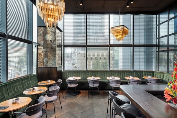 Sarapan bufet setiap hari (ILS 120 seorang)