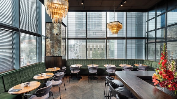 Daily buffet breakfast (ILS 120 per person)