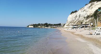 Seaside-Golf-Lake- entire house for 4adults+2children