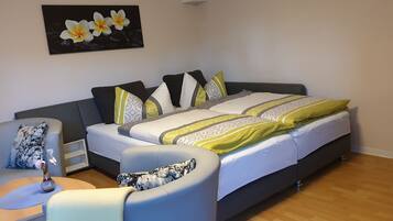 1 bedroom, iron/ironing board, travel cot, free WiFi