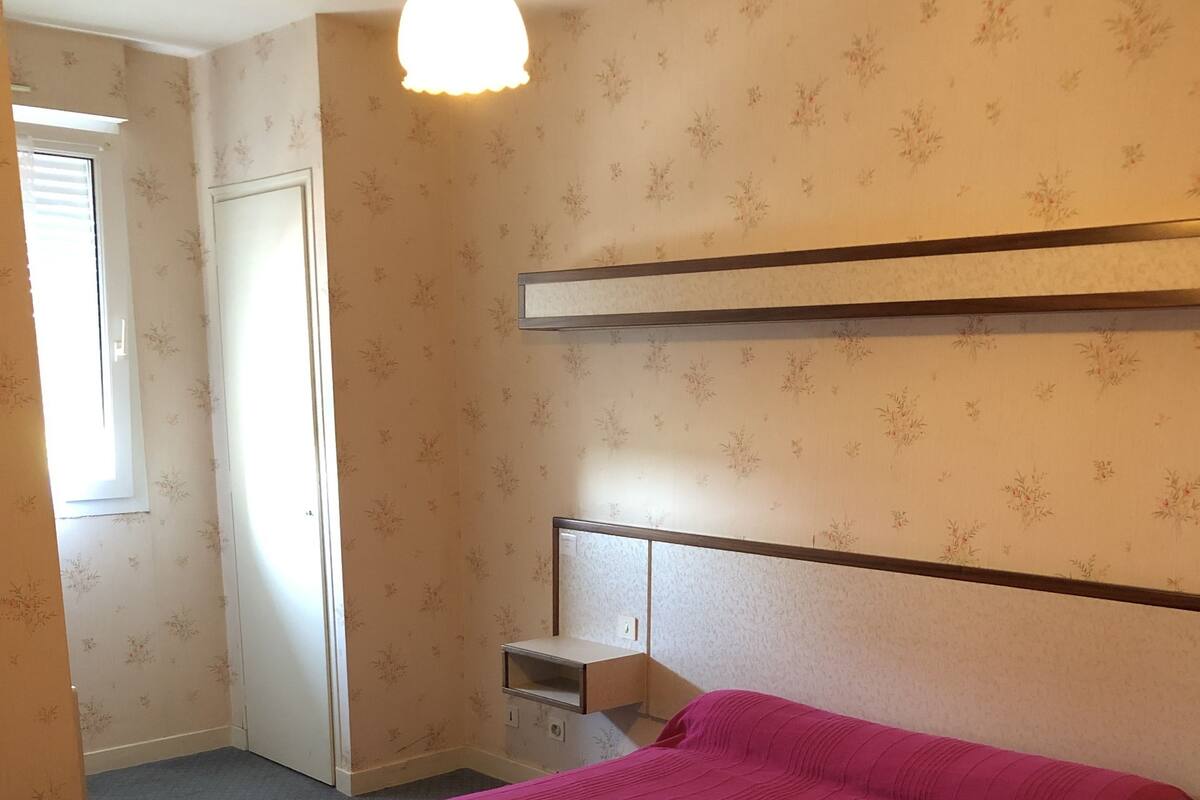Individually decorated, individually furnished, desk, free WiFi