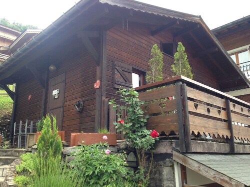 Petit chalet 40m2 cocooning 2 chambrese ( 2 personnes  )MORZINE