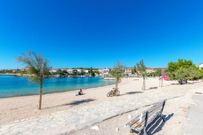 Beach nearby - Apartment Pavica (Rogoznica)