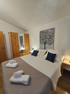Apartment (A3) | 3 bedrooms, free WiFi, bed sheets