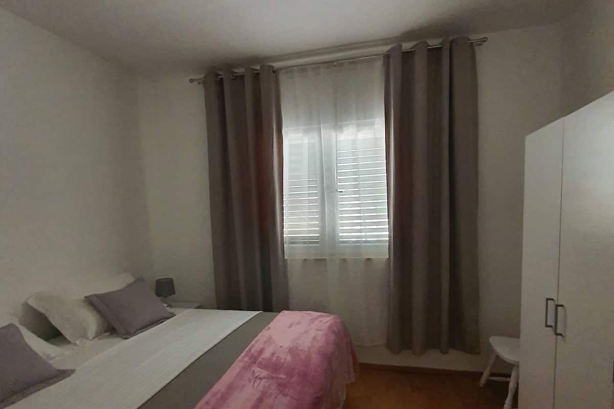 Apartment (A1) | 3 bedrooms, free WiFi, bed sheets