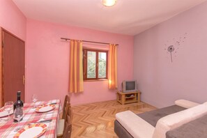 Living room | TV - Apartments Albina (Sibenik)