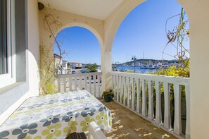 Apartment (A1) | Balcony