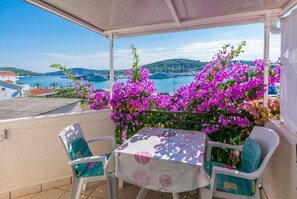 Apartment (A2) | Balkon