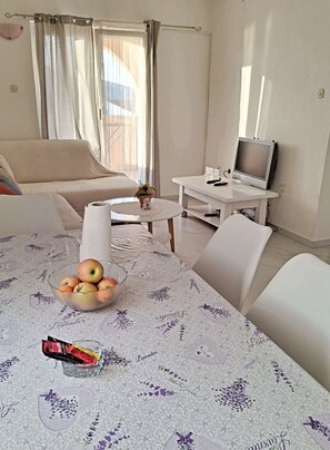 Apartment (A1) | Living room - Apartment Mujan (Rogoznica)