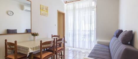 Cuisine privée | Réfrigérateur, un four, surface de cuisson, cafétiÚre à espresso