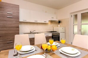 Private kitchen - Apartments Ante (Vodice)
