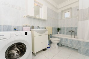 Apartment (A2) | Bathroom | Towels