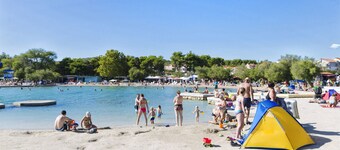 Apartments and Rooms Mare