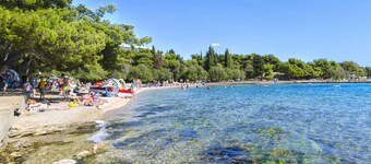 Apartments and Rooms Mare