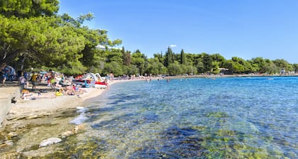 Apartments and Rooms Mare