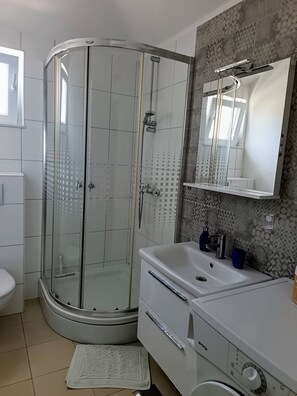 Apartment (A4) | Bathroom | Shower