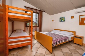 Iron/ironing board, free WiFi, bed sheets - Apartments Jakoubek (Rogoznica)