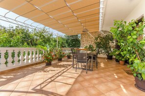 Apartment (A1) | Terrace/patio - Apartment Tonkica (Vodice)