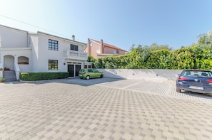 Free self parking - Apartment Tonkica (Vodice)