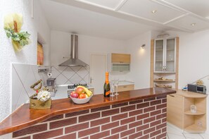 Apartment (A1) | Private kitchen - Apartment Tonkica (Vodice)