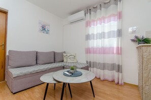 Apartment (A1) | Living room - Apartments Cosic (Podgora)