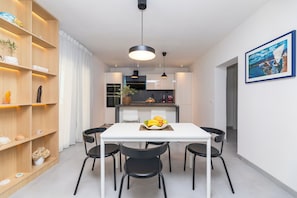 Apartment (A1) | Dining