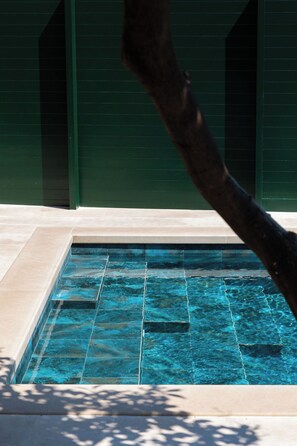 Außenpool, Liegestühle