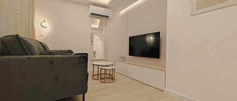 アパートメント (A1) | リビングルーム | テレビ