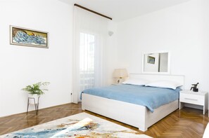 Iron/ironing board, free WiFi, bed sheets - Apartment Jerka (Vodice)