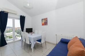 Dining - Apartments Meri (Vodice)