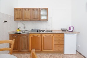 Appartement (A3) | Cuisine privée | Réfrigérateur, surface de cuisson