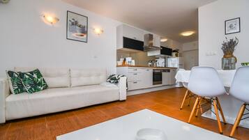 Apartment (A2) | Living room | TV