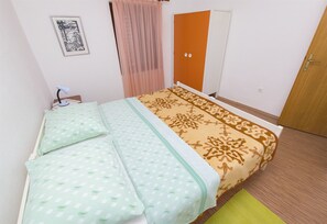 Free WiFi, bed sheets - Apartments Pavlina (Starigrad)