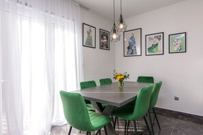 Apartment (A3) | Dining