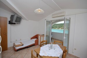 Apartment (A3) | Dining - Apartments Zlatko (Sibenik)