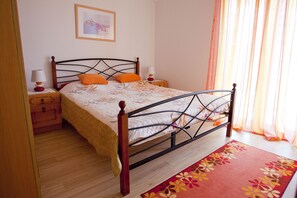 2 chambres, fer et planche à repasser, Wi-Fi gratuit