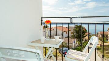 Apartment (A2) | Balcony