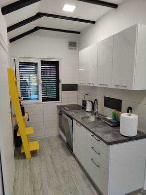 Apartment (A2) | Private kitchen - Apartments Danira (Sibenik)