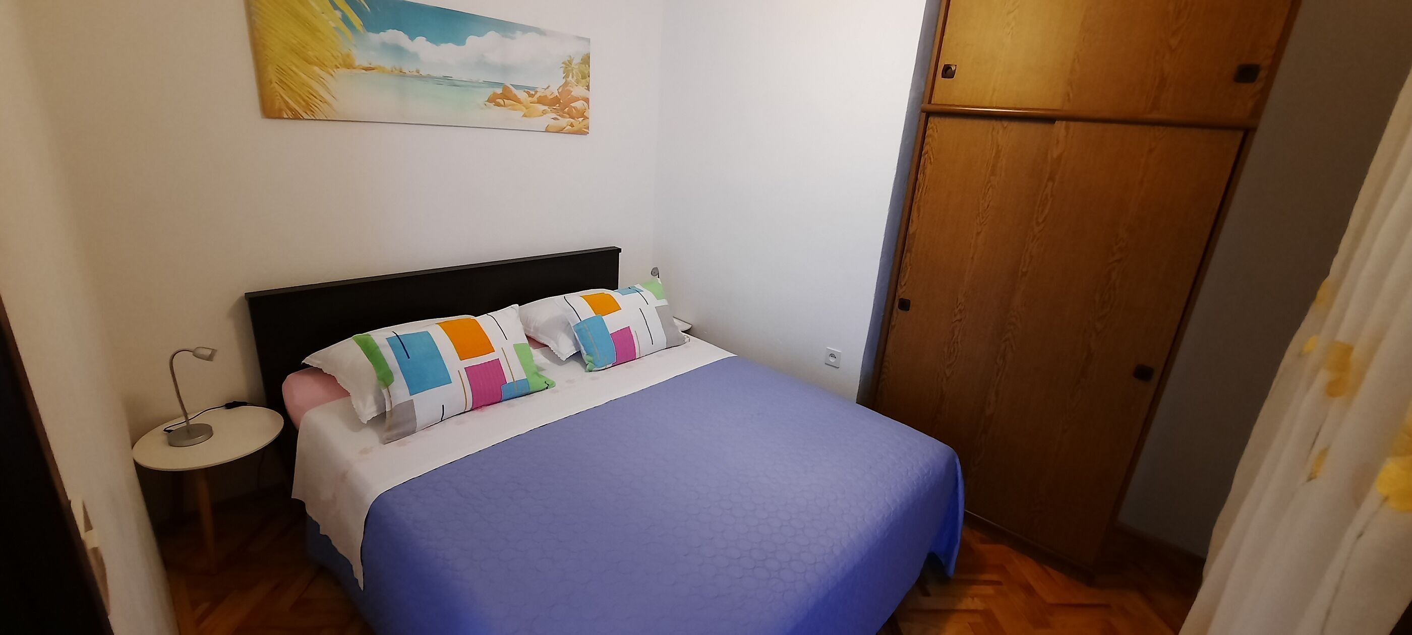 Wifi gratis y ropa de cama 