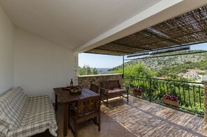 Studio (A3) | Outdoor dining