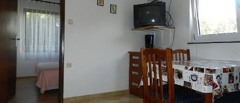 Apartment (A6) | Speisen