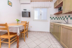 Private kitchen - Apartments Toni (Primosten)