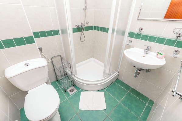 Apartment (A4) | Bathroom | Shower