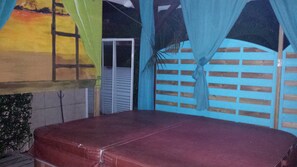 Bügeleisen/Bügelbrett, kostenloses WLAN, Bettwäsche