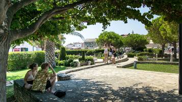 Thành phố nhìn từ nơi lưu trú