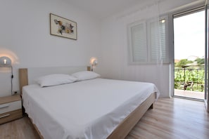 3 bedrooms, iron/ironing board, free WiFi