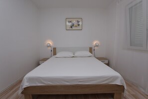 3 bedrooms, iron/ironing board, free WiFi