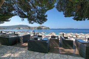 Beach nearby - Apartment Murva (Primosten)