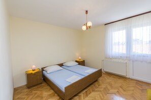 Free WiFi, bed sheets - Apartment Hans (Primosten)