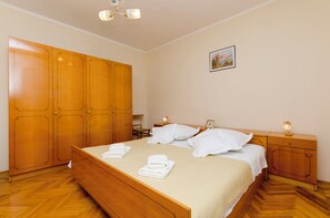 Apartment (A1) | Free WiFi, bed sheets - Apartment Antonija (Primosten)